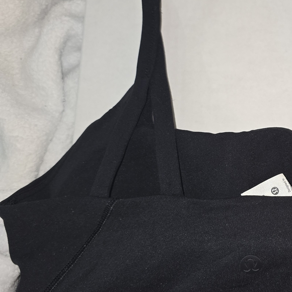 Rare Lululemon Tank Top - Size 6 - Black - Picture 7 of 12